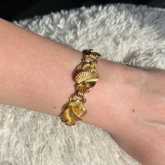Vintage Gold Leafy Bracelet - Picture 3 of 14